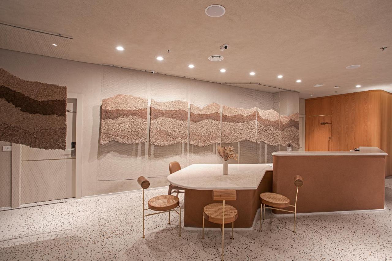 Qoya Hotel Curitiba, Curio Collection By Hilton Luaran gambar The interior of the museum