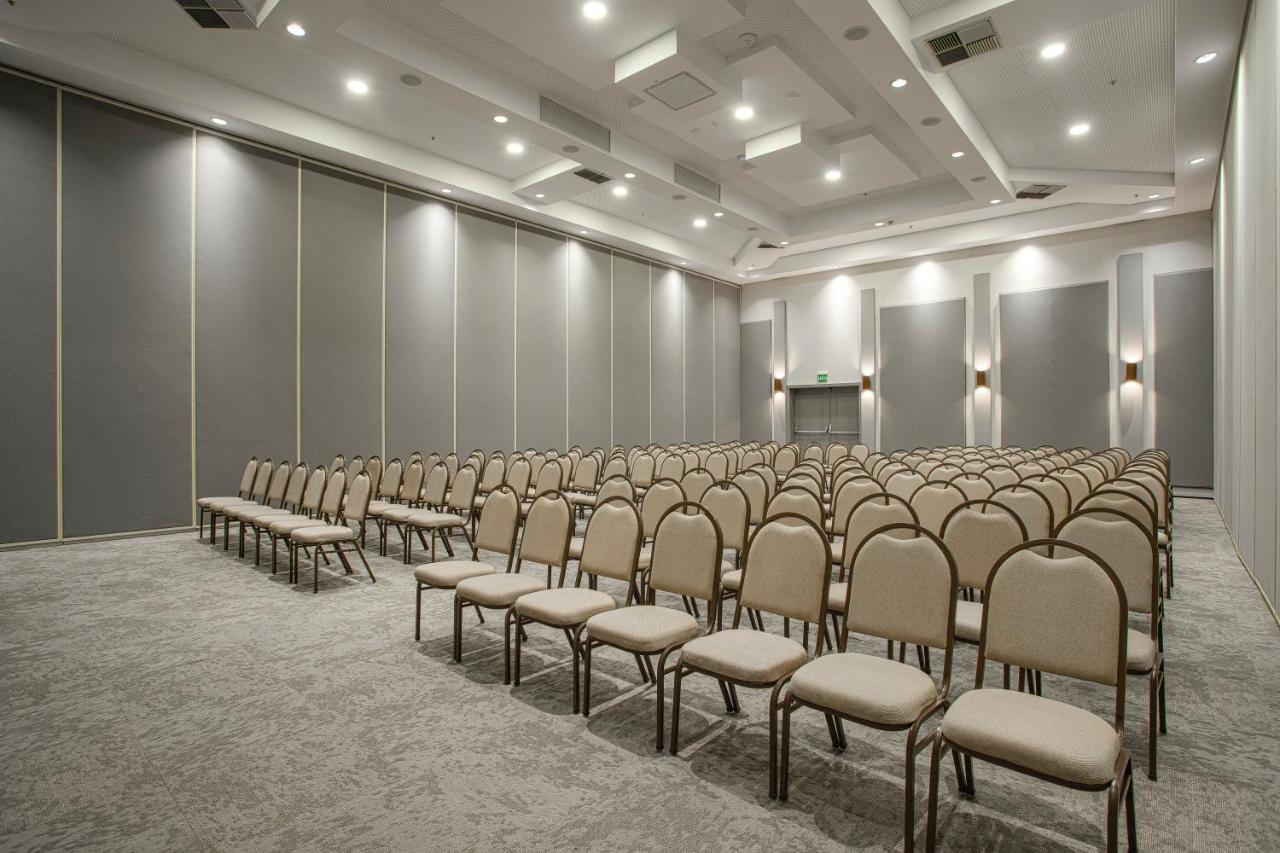Qoya Hotel Curitiba, Curio Collection By Hilton Luaran gambar The ballroom